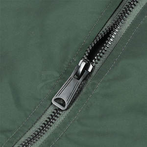 Chaqueta Bomber de Nailon con Logotipo Personalizado al por Mayor, Estilo Urbano, Cuello Alto, Mangas Largas, Invierno, Alta Calidad, Transpirable, para Hombre - Product Image 4