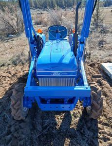 TRACTOR FORD 1310 USADO 4X4 DIÉSEL CON CARGADOR Y SEGADORA, ENTREGA GRATUITA - Product Image 3