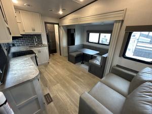 Usado, 2025, K-e-y-s-t-o-n-e C-o-u-g-a-r S-p-o-r-t 2700BH, listo para vender - Product Image 4