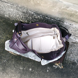 Bolso de mano de cuero de vaca de alta calidad para mujer Diseño de hombro cruzado informal con forro de algodón Bolsos elegantes abiertos - Product Image 5