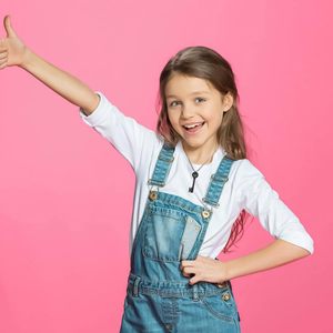 Horror Anime Film Film nero chiave collana con 2 pezzi collana con bottoni Vintage maglione Cosplay alla moda collane con ciondolo - Product Image 3