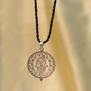 Collana Boho con Ciondolo a Mano di <span class=keywords><strong>Hamza</strong></span> in Ottone Placcato Argento, Filigrana Etnica Religiosa Geometrica, All'ingrosso per Donna - Product Image 3