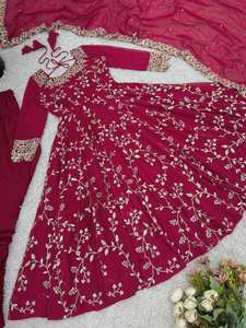 Elegante Conjunto de Traje Anarkali Bordado con Dupatta - Product Image 4