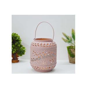 Lanterne suspendue en métal gravée, cadeau tendance, découpée, rose, lanterne suspendue, bougeoir votif marocain, terrarium, bougeoir votif pour la décoration - Product Image 1