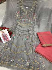 Trajes bordados a mano sin costuras de diseñador moderno para mujeres, moda india, fiestas de estilo tradicional - Product Image 4