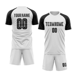 Vêtements de football haut de gamme - Maillot personnalisé blanc et noir imprimé par transfert thermique, tissu respirant avec une excellente élasticité et un excellent drapage - Product Image 1