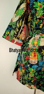 Frida Khalo Kantha Robe Veste matelassée Robe de chambre style kimono avec motif lettre Cadeau pour elle - Product Image 4
