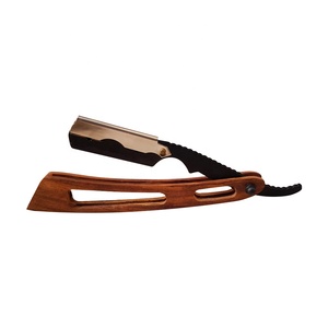 Navaja de Afeitar Recta de Acero de Damasco Hecha a Mano con Mango de Cuerno de Carnero para Barberos, Uso Corporal/Facial/Bikini - Product Image 1