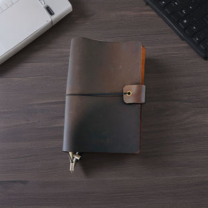 Cuaderno de viaje de estilo antiguo rústico personalizable, cierre de correa de diario de cuero hecho a mano, regalo corporativo con alfabeto - Product Image 5