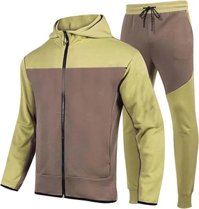 Venta al por mayor a granel precio barato de alta calidad de los hombres de invierno sólido impreso chándales de fútbol de color y tamaño personalizado - Product Image 1