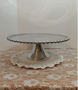 Eleve su presentación de postres con este impresionante y resistente soporte de metal para pasteles de alta calidad y disponible a precios al por mayor - Product Image 6