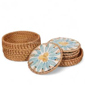 ชุดพรีเมียม 6 ชิ้น ที่รองแก้วมุกประดับขอบหวาย พร้อมกล่องเก็บหวาย สำหรับตกแต่งบ้าน - Product Image 1