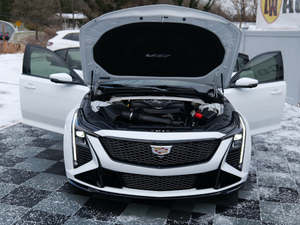 Cadillac CT5-V Blackwing RWD Plus 2025 d'occasion en excellent état, sans accident, conduite à gauche/droite - Product Image 2