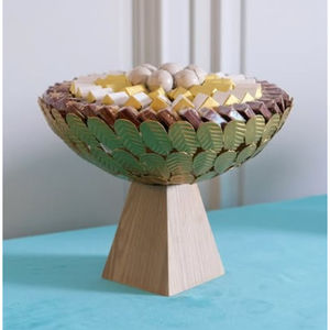 Conception de feuille en métal de haute qualité avec présentoir à Dessert en bois d'acacia pour les cadeaux de fête ou le décor d'événements - Product Image 1