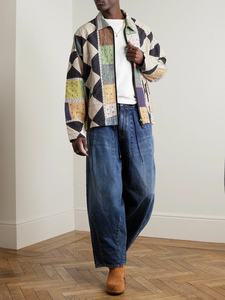 Chaqueta Casual Beige de Alta Calidad con Bordado de Patchwork Personalizado y Hombros Descubiertos para Hombre - Product Image 5