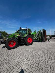 รถแทรกเตอร์ฟีนด์ท์อุตสาหกรรมขนาดเล็ก 45 แรงม้า ขับเคลื่อน 4 ล้อ 4x4 รุ่น 1050 วาริโอ เกียร์ไดรฟ์ กล่องเกียร์ 4 สูบ สำหรับเครื่องยนต์ดีเซล ใช้ในฟาร์ม - Product Image 6