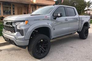 SUPER CLEAN 2024 CHE-VRO-LET SIL-VE-RA-DO 1500 CREW CAB RST BLACK WIDOW 4X4 LISTO PARA ENVIAR - Product Image 3