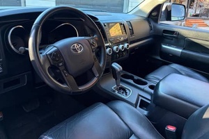 LISTO PARA ENVIAR: TOYOTA SEQUOIA TRD PRO 2020, MOTOR V8 DE 5.7 LITROS, TRACCIÓN EN LAS 4 RUEDAS - Product Image 3