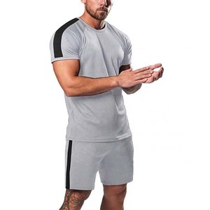 Ensembles de vêtements d'été pour hommes de grande taille, respirants et personnalisés OEM Ensemble de vêtements de sport en tissu de coton épais et de shorts coupe ajustée - Product Image 3