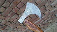 Hache Tomahawk en acier forgé à la main, style viking barbu, hachette de qualité industrielle avec housse de protection pour le camping en plein air
