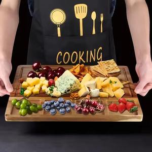 Planche à découper en bois avec une résistance naturelle artisanale, idéale pour la préparation des aliments en cuisine, la découpe et l'organisation raffinée de la cuisine à domicile - Product Image 3