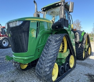 Tractor de orugas usado John Deere 6120M de 120HP, modelo 2021, con componentes de motor, bomba de engranajes y ruedas para granjas - Product Image 1