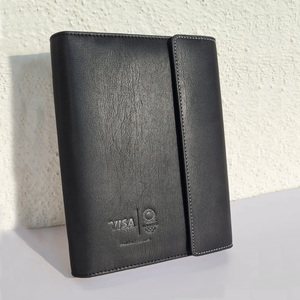 Cuaderno de cuero A5 con cierre de solapa, cubiertas de encuadernación de hojas sueltas de 6 anillos para páginas de diario de Planificador de viajero - Product Image 1