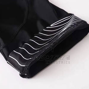 Uniforme de cyclisme avec rayures classiques et performance moderne Kit de cyclisme tout autour pour homme avec tissu à séchage rapide - Product Image 5