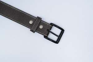 Vente en gros Ceintures en cuir véritable pour hommes bonne qualité Boucle ardillon Logo personnalisé Tendance Ceintures pour hommes de luxe OEM Haute qualité Mode - Product Image 3