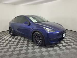 2024 Tesla Model Y Performance AWD Véhicule électrique d'occasion Boîte de vitesses automatique Sièges en cuir Toit ouvrant panoramique Arrière Foncé - Product Image 6