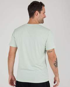 T-shirt pour homme Signature, toucher doux, circulation d'air, coupe régulière, tricot lisse, forme flexible, drapé léger, maintien solide, confort frais, quotidien - Product Image 3