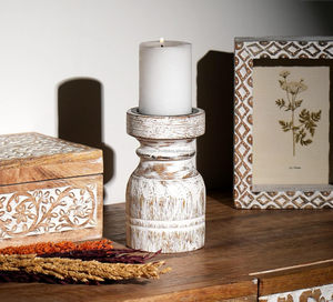 เชิงเทียนไม้หรูหราออกแบบมาเพื่อให้พอดีกับเทียนหลายขนาดเหมาะสำหรับใช้ในบ้านและงานกิจกรรมจากอินเดีย - Product Image 3