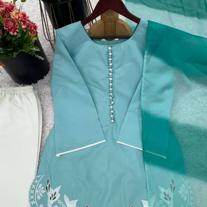 Ensemble élégant brodé Salwar Kameez pour femmes de créateur pour haut-bas de fête et Dupatta inclus - Product Image 1