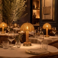 Lampe de table sans fil rechargeable à énergie solaire en bronze antique et rotin, écologique, avec abat-jour festonné, pour boutique, restaurant, hôtel