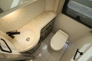 Nuevo Ne-w-m-a-r RV L-o-n-d-o-n A-i-r-e 4595 2025: El Mejor Rendimiento de Alojamiento Disponible para la Venta - Product Image 4