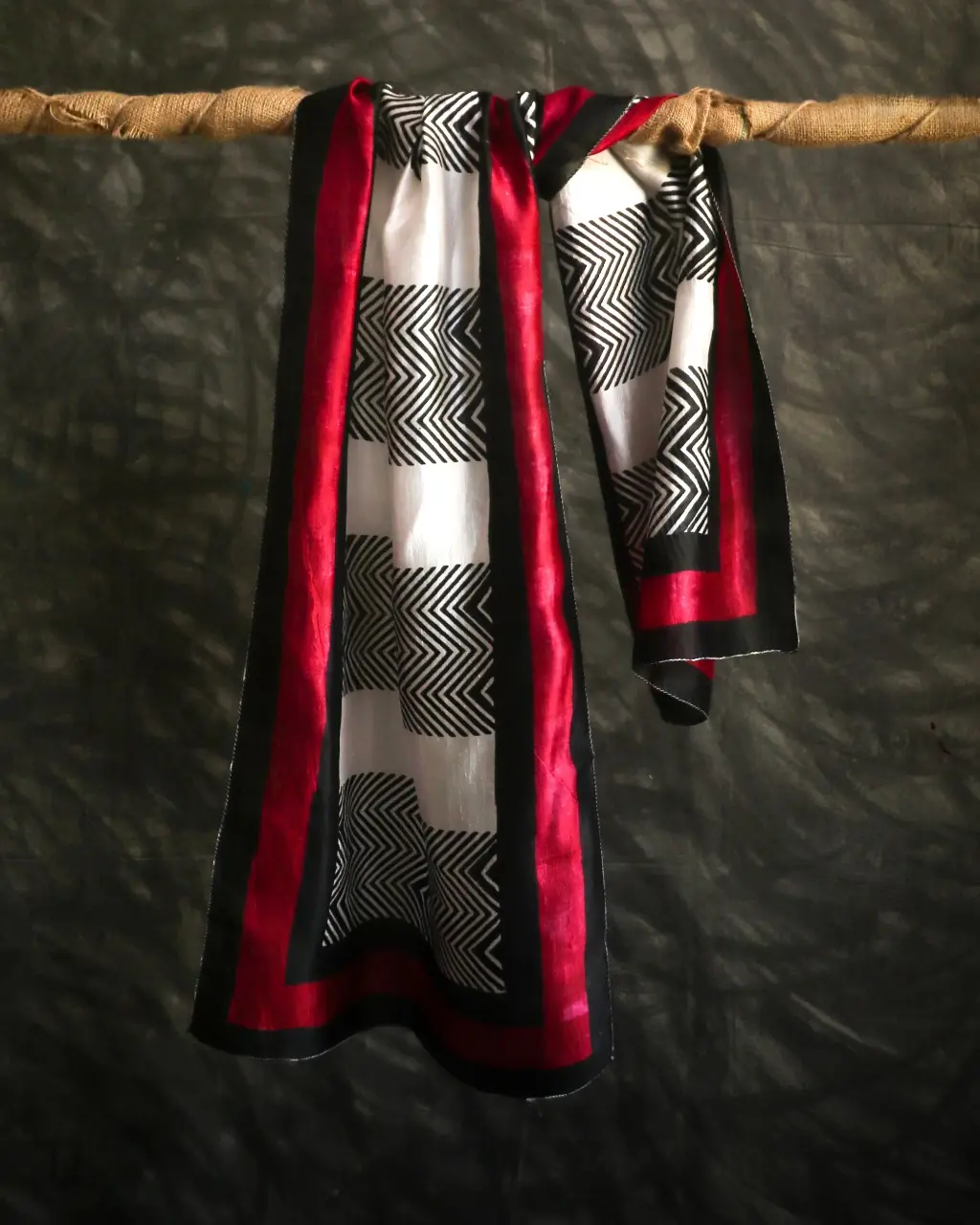 Benutzer definiertes Logo Gedruckt Seide Bandana Quadratische Form Seide Polyester Schal Hand gefertigte Seiden schals aus Indien