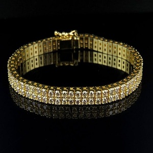 Élégant bracelet tennis rond en or jaune 10 carats diamant cultivé en laboratoire bijoux unisexes de luxe glacés - Product Image 1