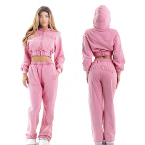 2024 otoño nueva ropa de calle personalizada lavado ácido parche desgastado bordado recortado 2 piezas Jogger conjunto chándales para mujeres - Product Image 1