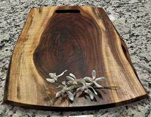 Planche à découper en bois de noyer naturel fabriqué à la main durable avec poignée pour la cuisine, couper et servir les fruits et légumes Dessert - Product Image 2