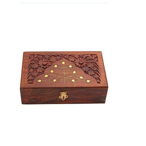 Caja de madera hecha a mano única con aspecto rústico, ideal para joyería, anillos, pendientes, relojes y pequeños coleccionables - Product Image 2