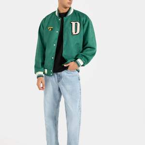 Veste Letterman Varsity en laine pour hommes, blouson de sport chauffant Bomber coupe-vent, fermeture éclair, broderie, bouton, poche tricotée décontractée, vente en gros - Product Image 4