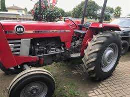 Tracteur agricole 4x4 MF 165 25 CV avec moteur, boîte de vitesses et pompe - Équipement agricole disponible à la vente et à l'expédition - Product Image 4