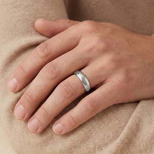 Anillo de Boda Clásico de 4 mm - Product Image 2