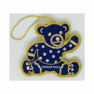 Hermoso bordado hecho a mano con adornos navideños de trabajo con cuentas, adorno de diseño de peluche, adornos colgantes de forma personalizada - Product Image 1