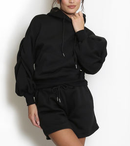 Ensemble de sweats à capuche pour femmes à épaules tombantes noires à la mode personnalisées | Streetwear tenue 2 pièces avec sweat à capuche zippé et short - Product Image 2