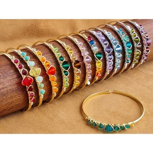 Elegantes Pulseras y Brazaletes de Cristal con Alambre, Ideales para Reventa, con Cristales Vibrantes, Inventario Elegante - Product Image 1