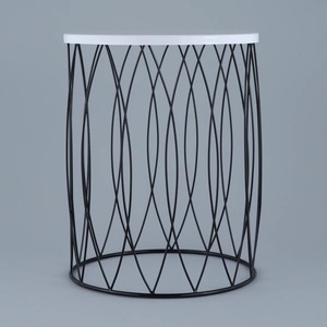Juego de Mesas Auxiliares Modernas con Tapa de Madera y Base de Alambre de Metal Negro, Diseño Minimalista Resistente, Decoración Perfecta para la Sala de Estar - Product Image 2