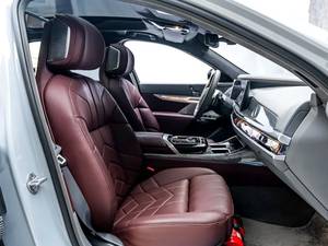 Gebrauchter 2025 BMW 760i Limousine Exportbereit - Product Image 3