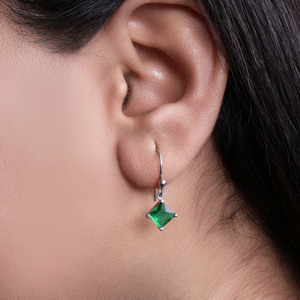 Boucles d'oreilles carrées en émeraude, boucles d'oreilles en argent sterling 925 pour femmes et filles, à porter lors de mariages, de fêtes, de cérémonies, de haldi, de emhendi - Product Image 2