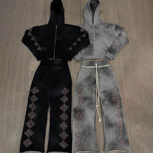 ชุดแทรคสูทสตรีทแวร์สไตล์วินเทจผ้าคอตตอน 100% หนานุ่ม ผลิตตามสั่งจากโรงงาน พร้อมเสื้อฮู้ดซิปประดับคริสตัลและกางเกงจ็อกเกอร์ - Product Image 1